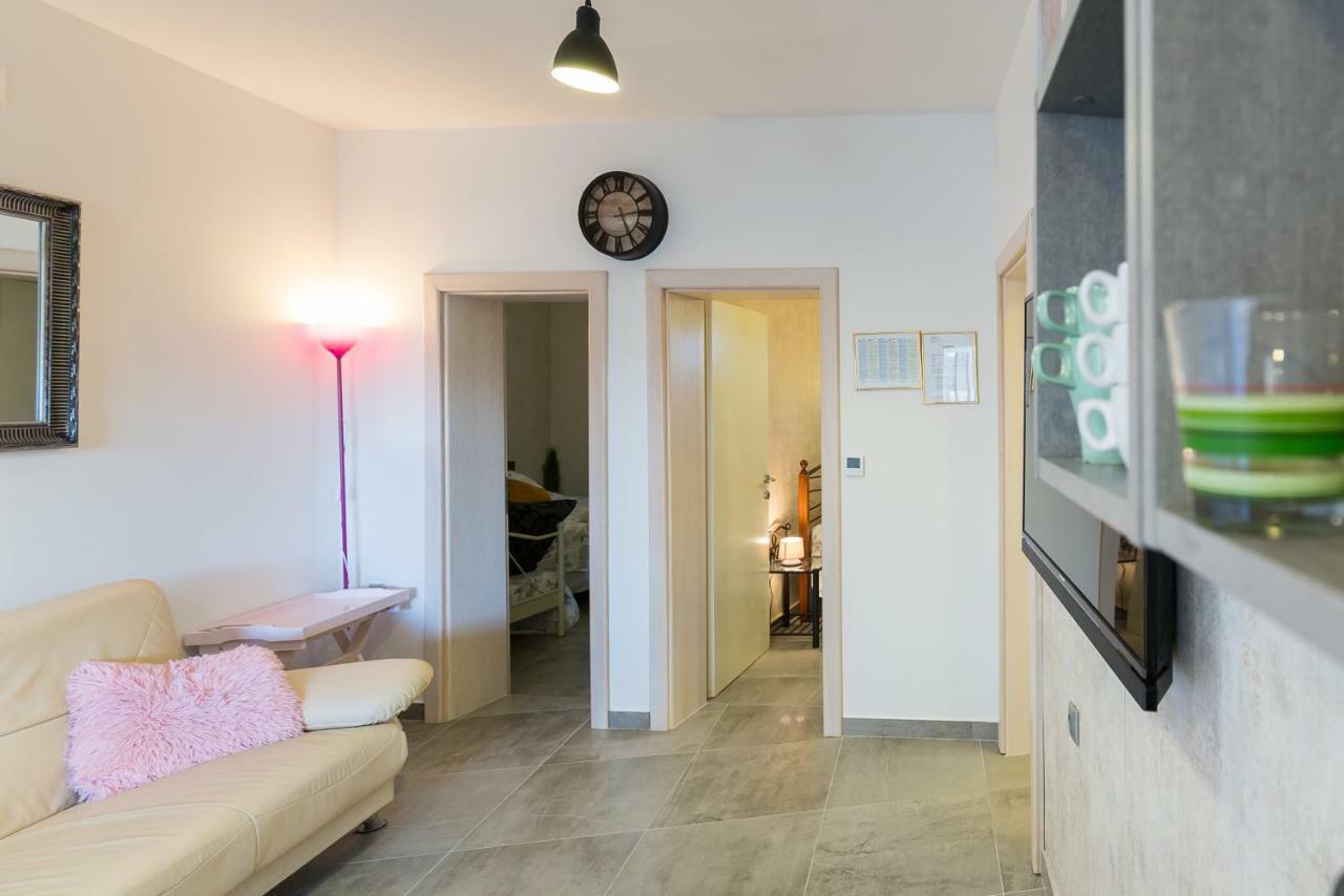 Apartments Karla & Marija Petrcane Ngoại thất bức ảnh